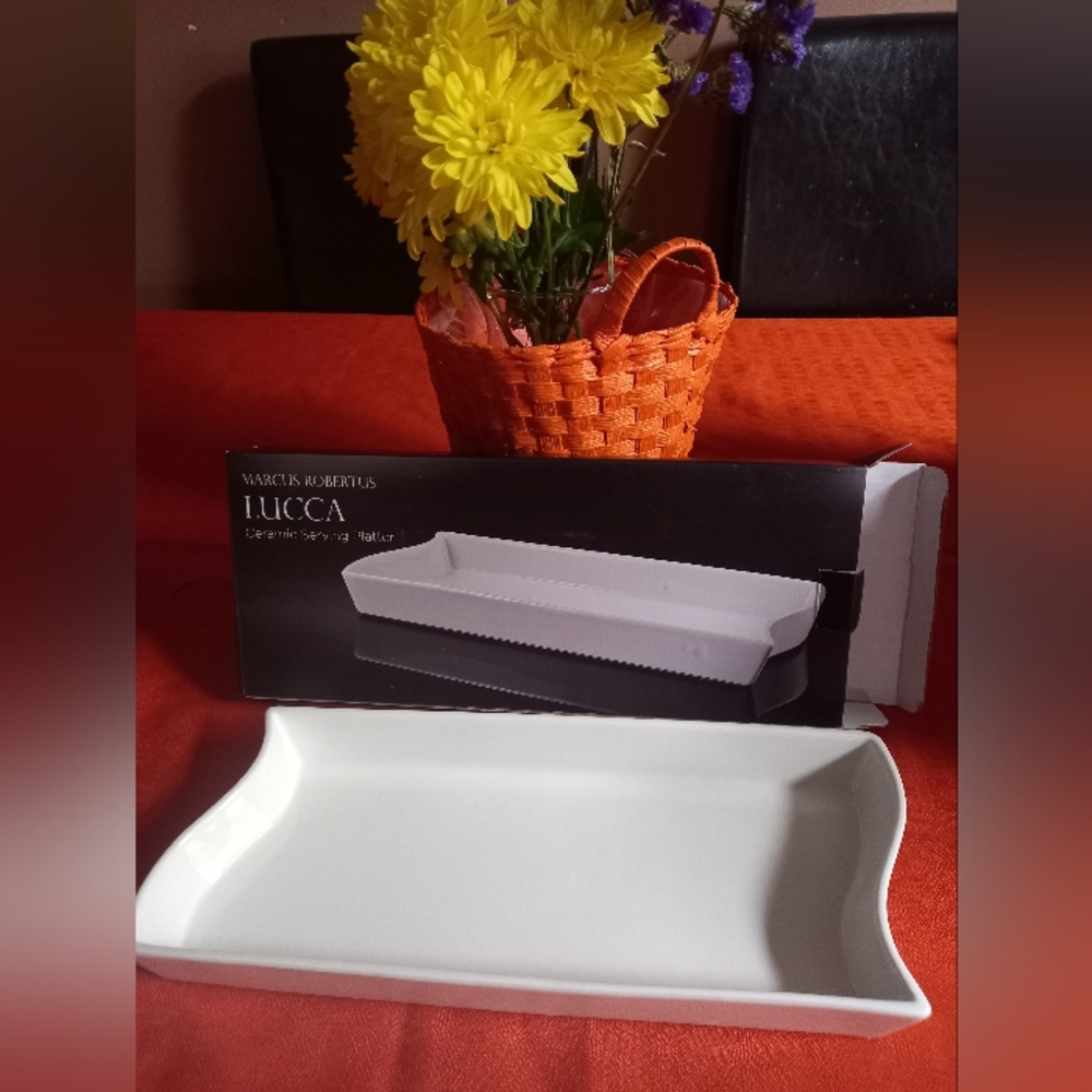 Ceramic serving plater